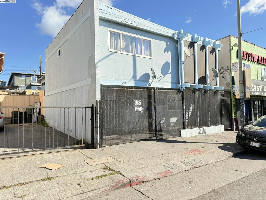 2116 International Boulevard Oakland CA 94606