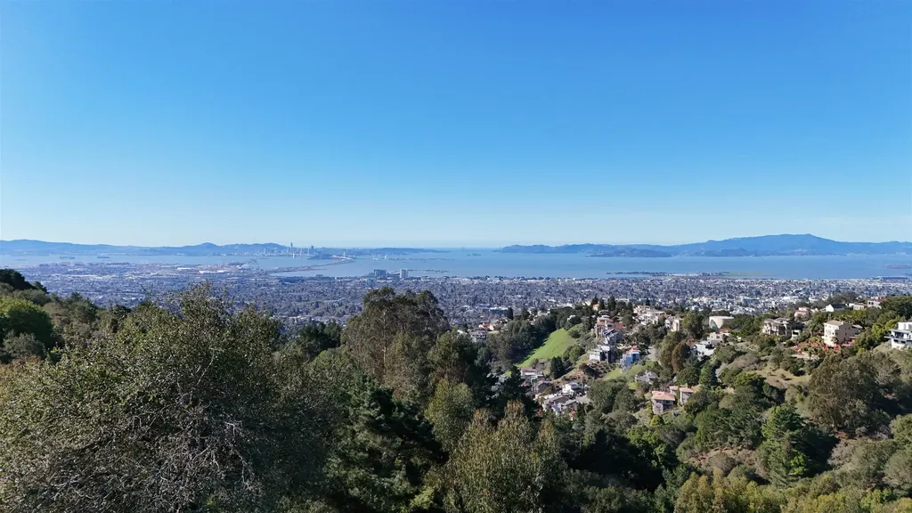 7055 Devon Way Oakland CA 94705
