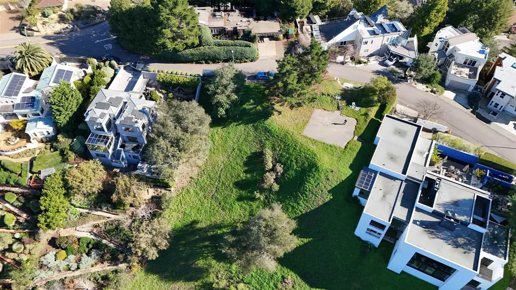 7055 Devon Way Oakland CA 94705