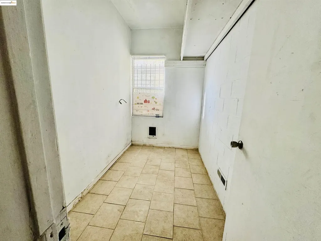 220 International Boulevard Oakland CA 94606
