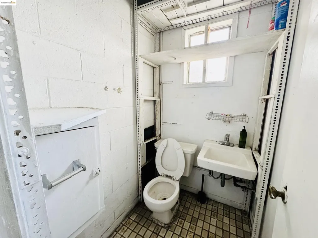 220 International Boulevard Oakland CA 94606