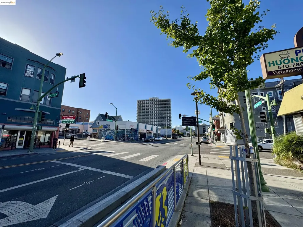220 International Boulevard Oakland CA 94606