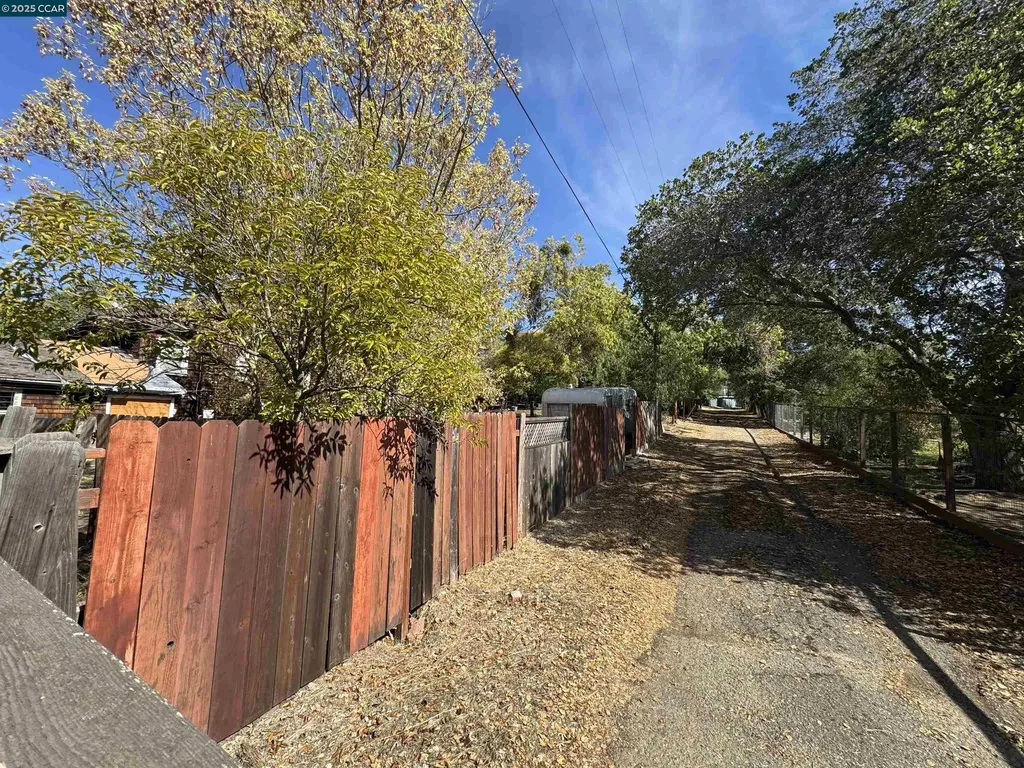 22490 Bayview Avenue Hayward CA 94541