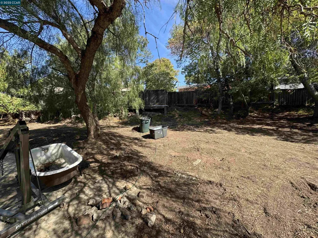 22490 Bayview Avenue Hayward CA 94541