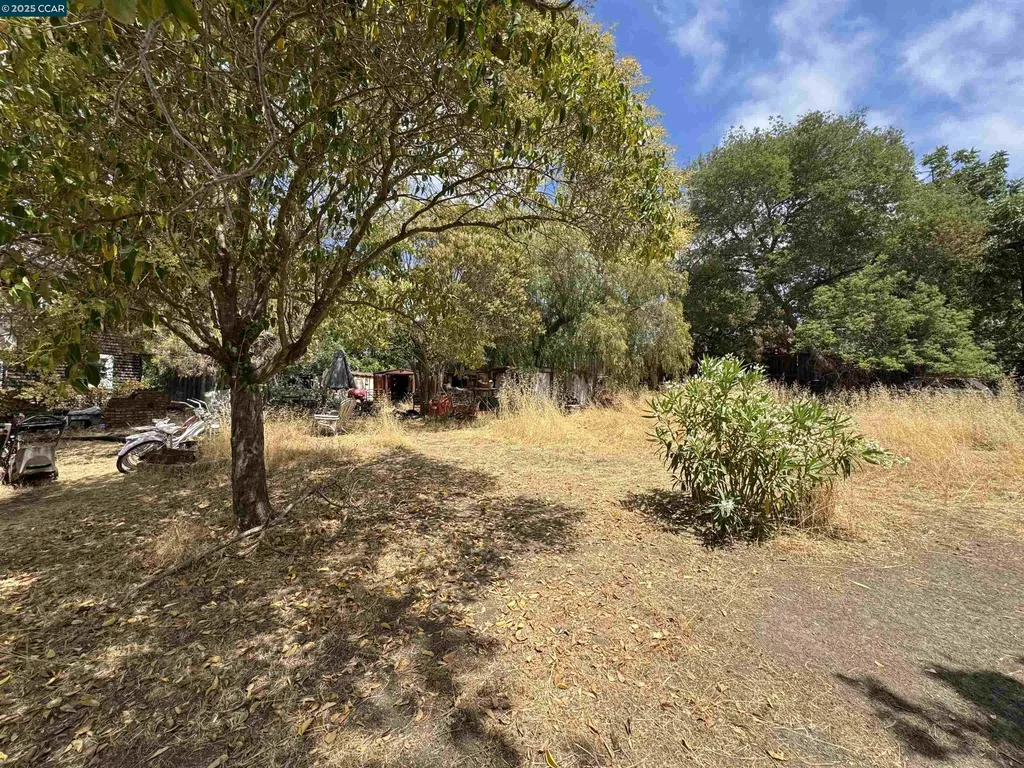 22490 Bayview Avenue Hayward CA 94541