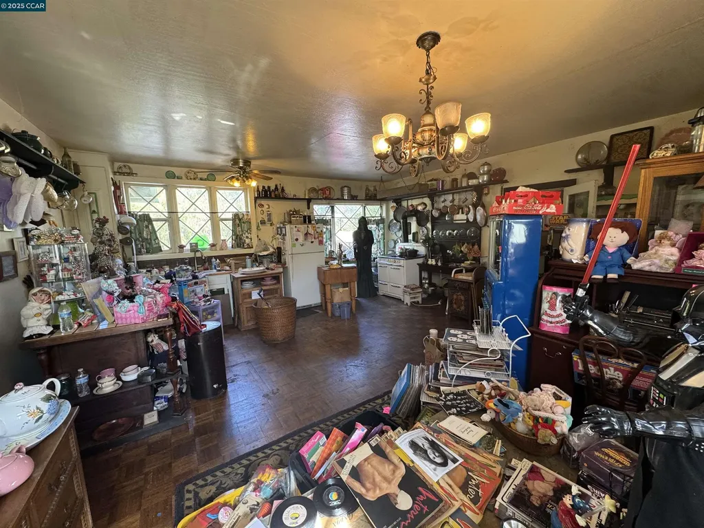 22490 Bayview Avenue Hayward CA 94541