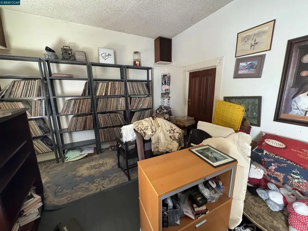 22490 Bayview Avenue Hayward CA 94541