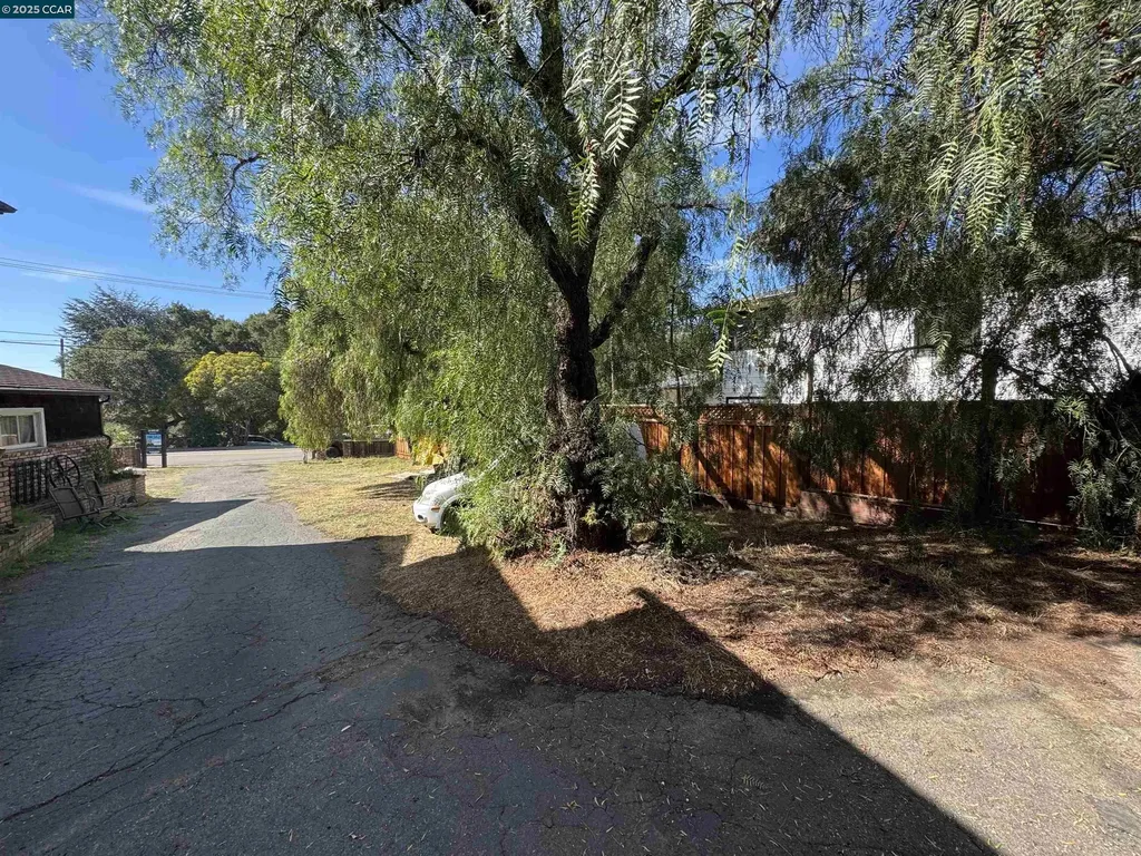 22490 Bayview Avenue Hayward CA 94541