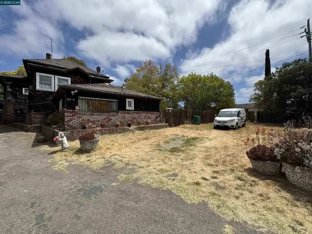 22490 Bayview Avenue Hayward CA 94541