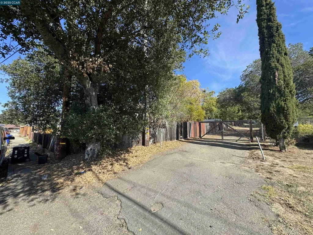 22490 Bayview Avenue Hayward CA 94541