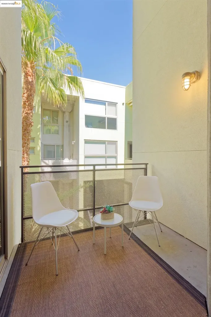 1201 Pine Street Oakland CA 94607