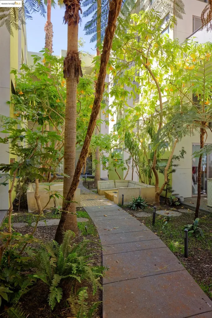 1201 Pine Street Oakland CA 94607