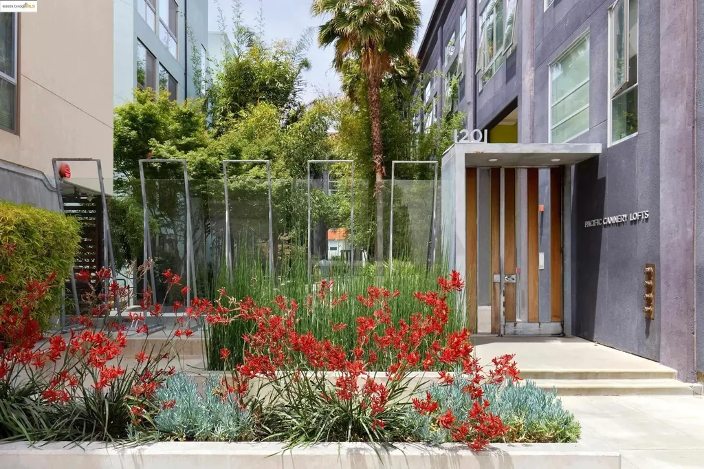 1201 Pine Street Oakland CA 94607