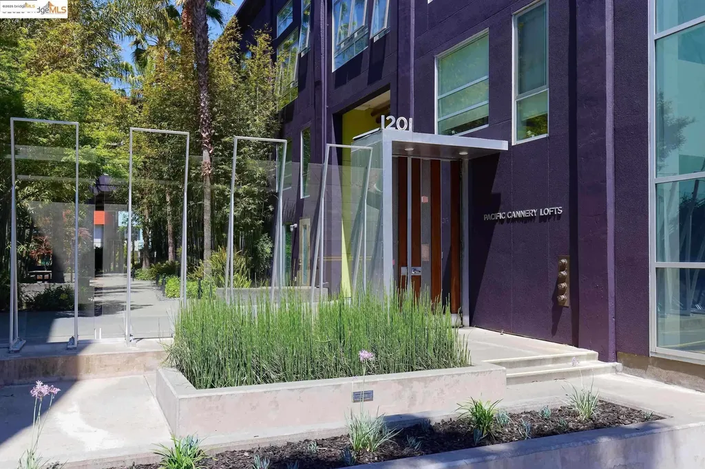 1201 Pine Street Oakland CA 94607