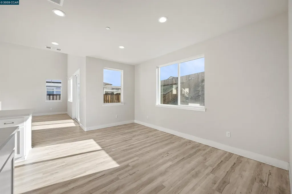 5541 Promontory Way Antioch CA 94531