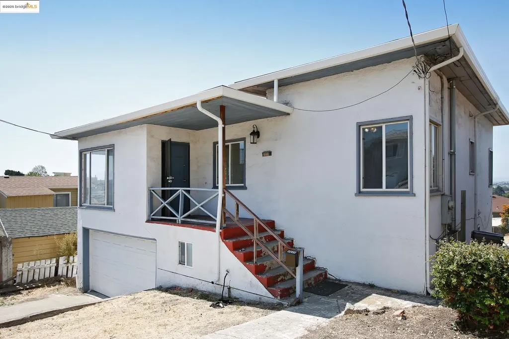 9889 Burr Street Oakland CA 94605