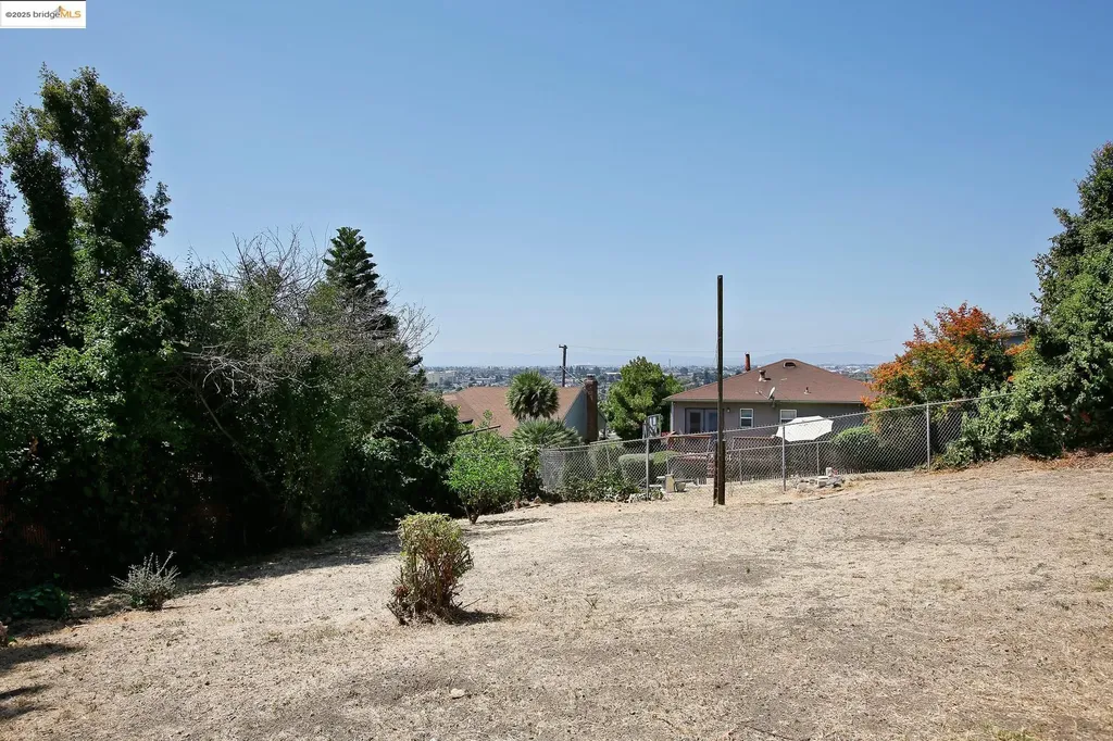 9889 Burr Street Oakland CA 94605