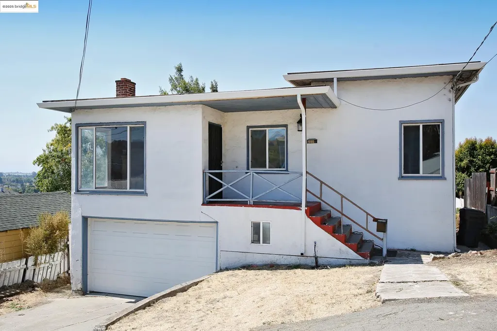 9889 Burr Street Oakland CA 94605