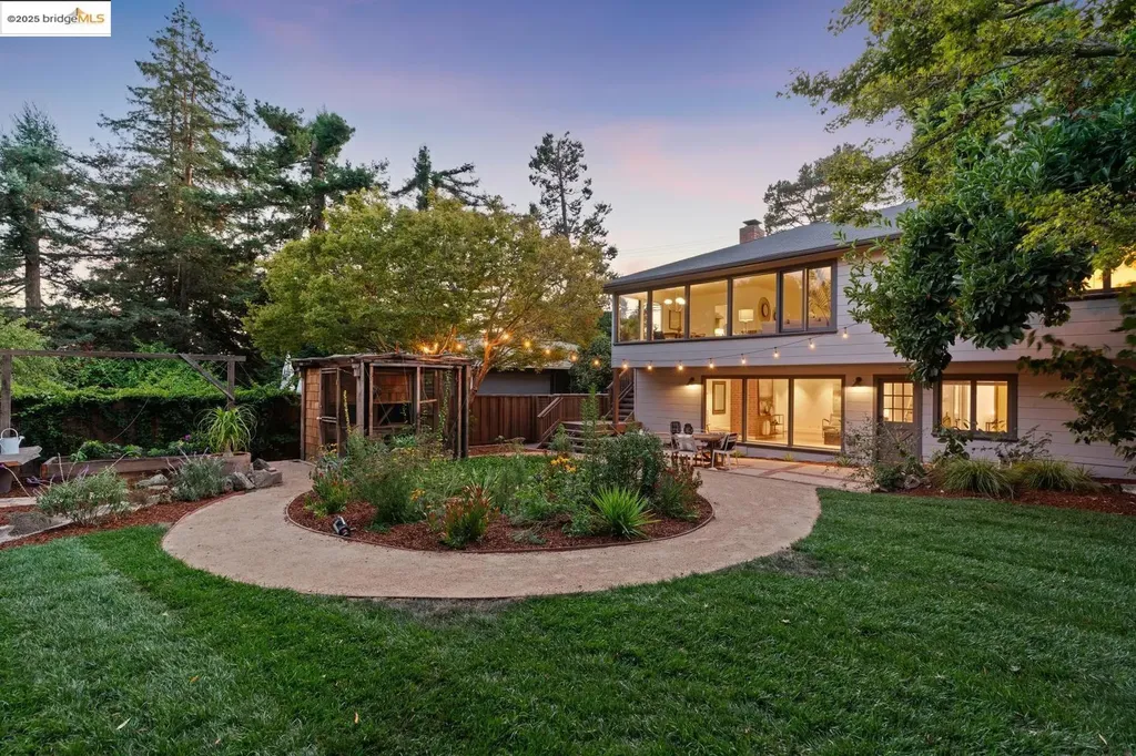 Oakland CA, 3510 Robinson Drive