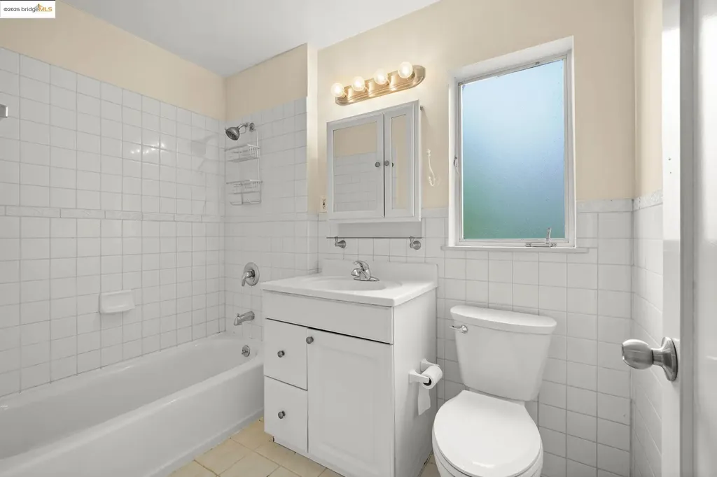 829 Vermont Street Oakland CA 94610