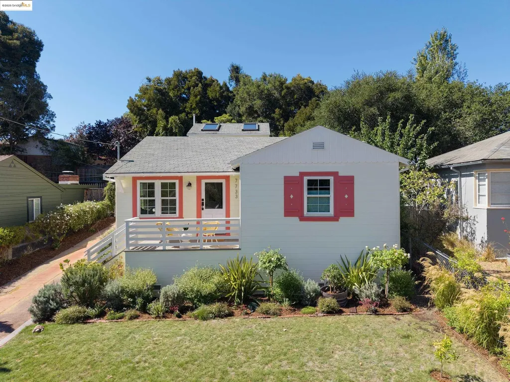 7733 Sterling Drive Oakland CA 94605