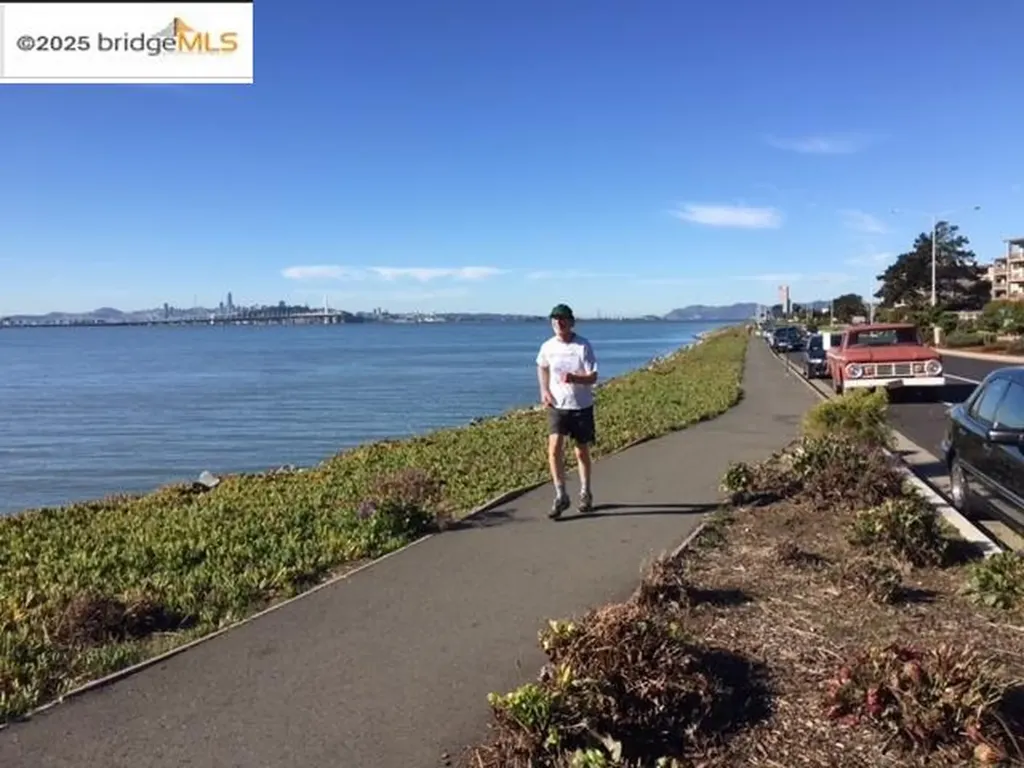 6 Captain Drive Emeryville CA 94608