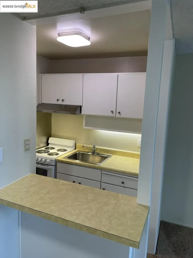 6 Captain Drive Emeryville CA 94608