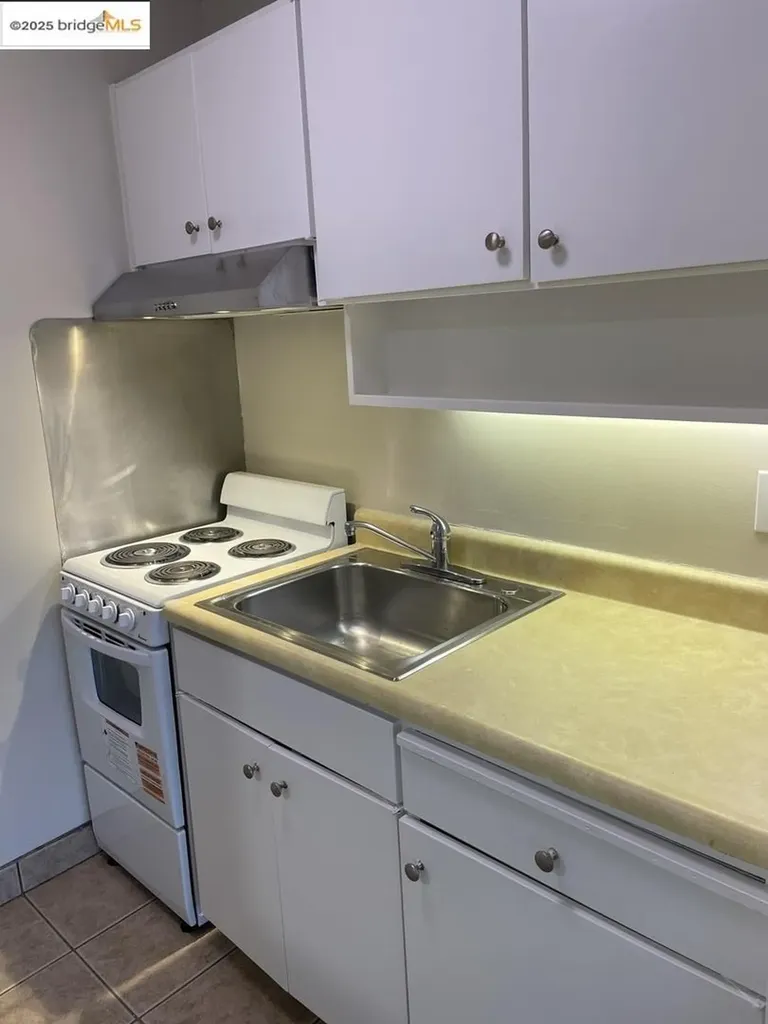 6 Captain Drive Emeryville CA 94608