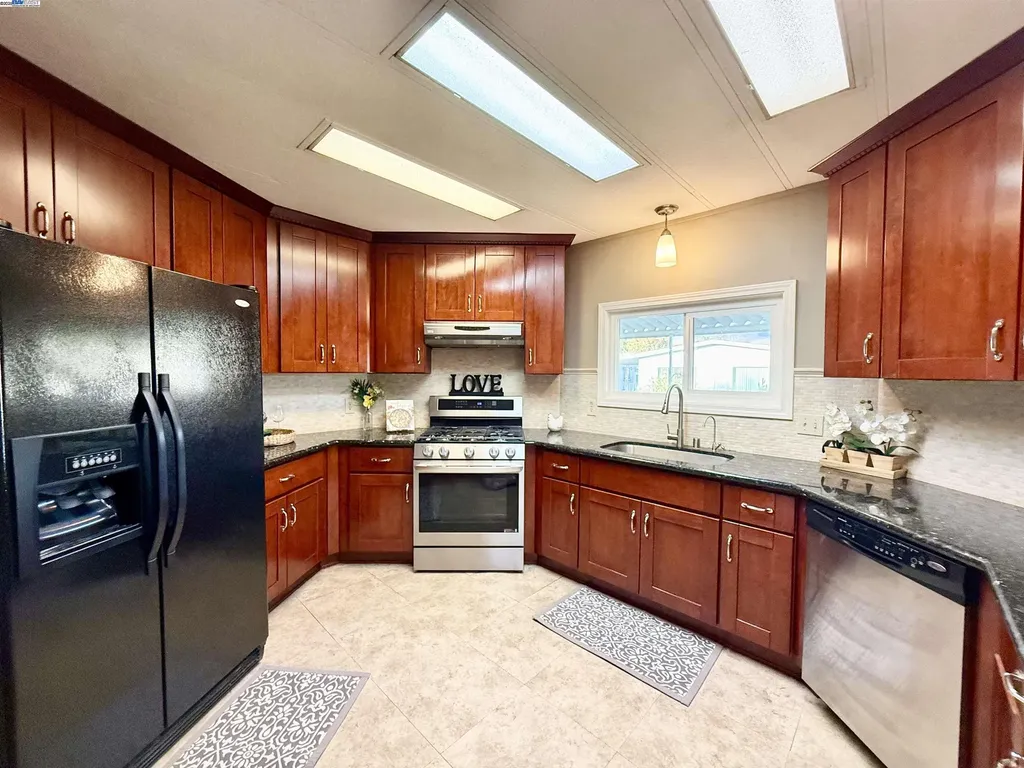29255 Harpoon Way Hayward CA 94544