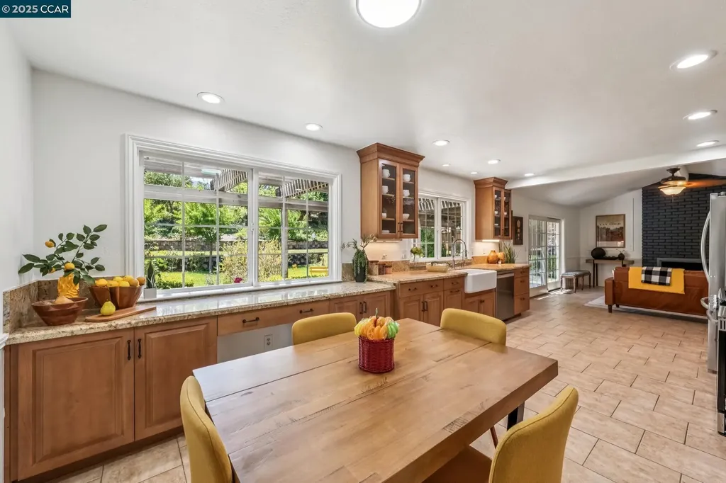 785 Bloching Circle Clayton CA 94517