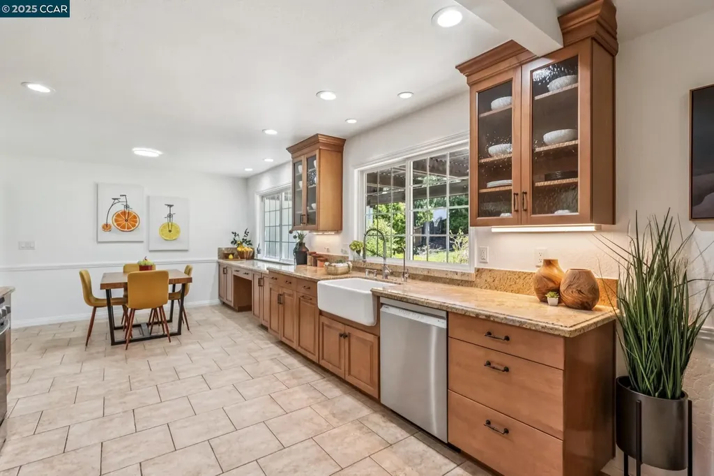 785 Bloching Circle Clayton CA 94517