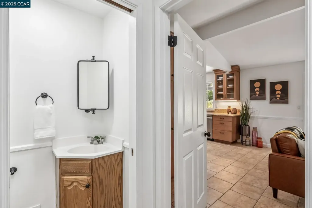 785 Bloching Circle Clayton CA 94517