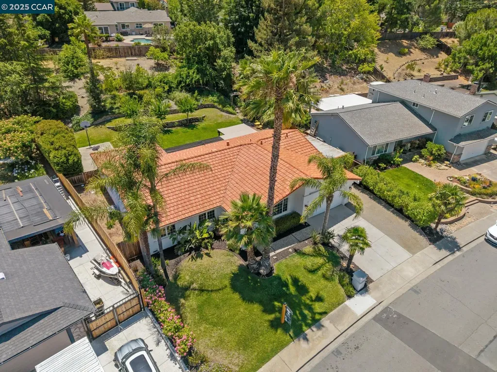 785 Bloching Circle Clayton CA 94517