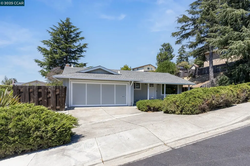 839 Reef Point Drive Rodeo CA 94572