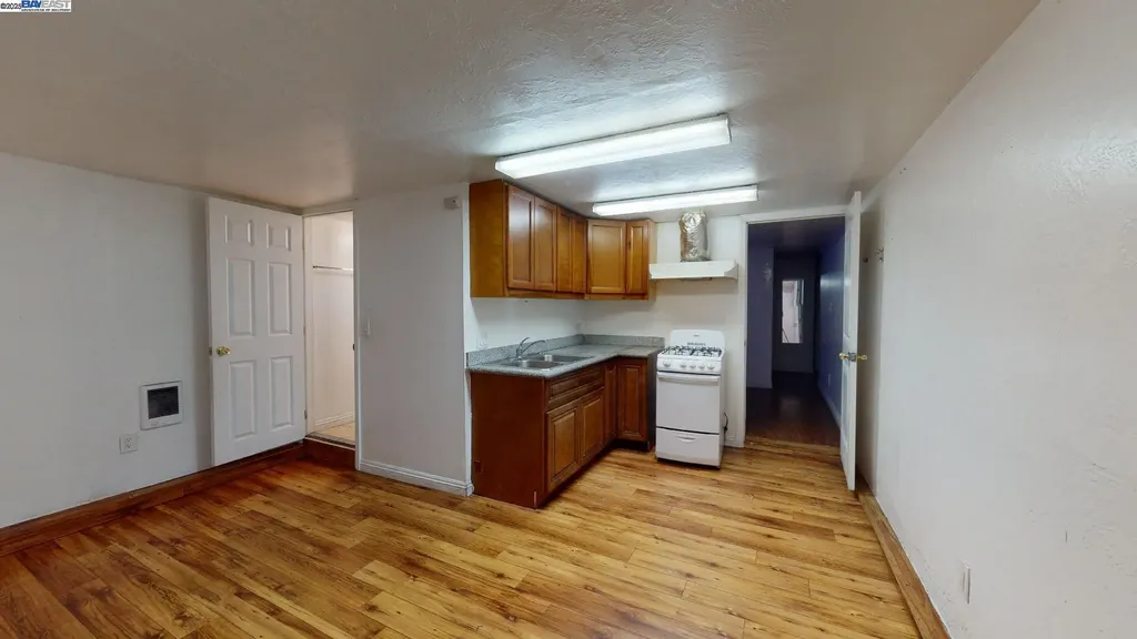 3314 Farnam Street Oakland CA 94601