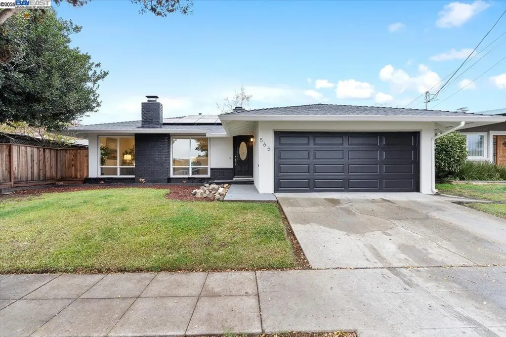 565 Lagunitas Lane Hayward CA 94544