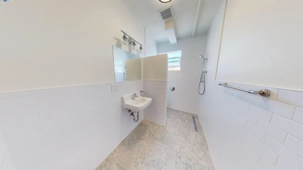 2327 San Pablo Avenue Oakland CA 94612