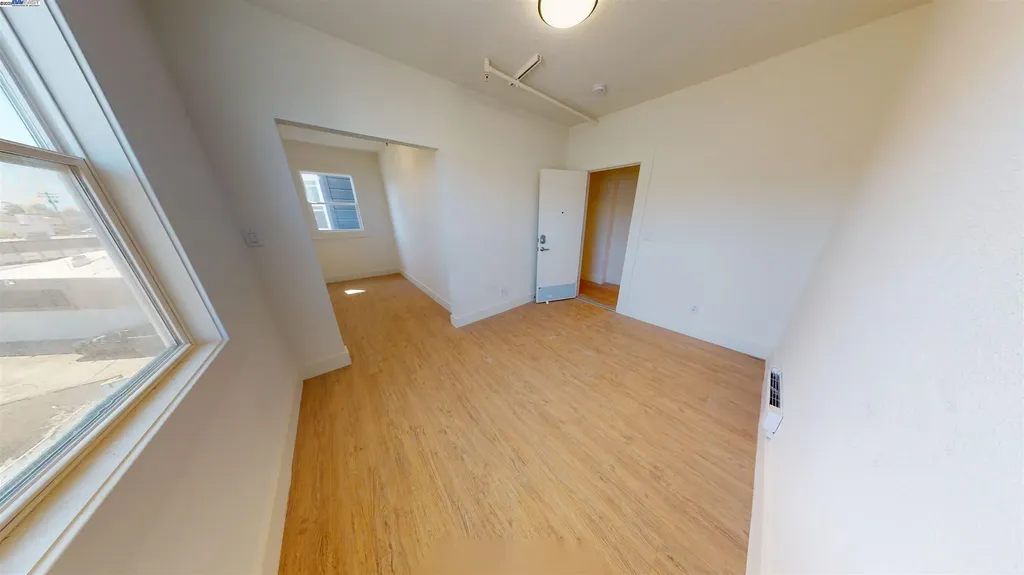 2327 San Pablo Avenue Oakland CA 94612