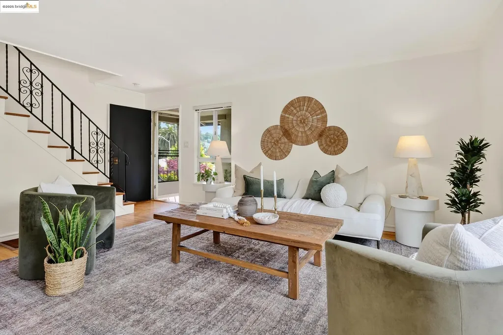 Oakland CA, 6259 Merced Avenue