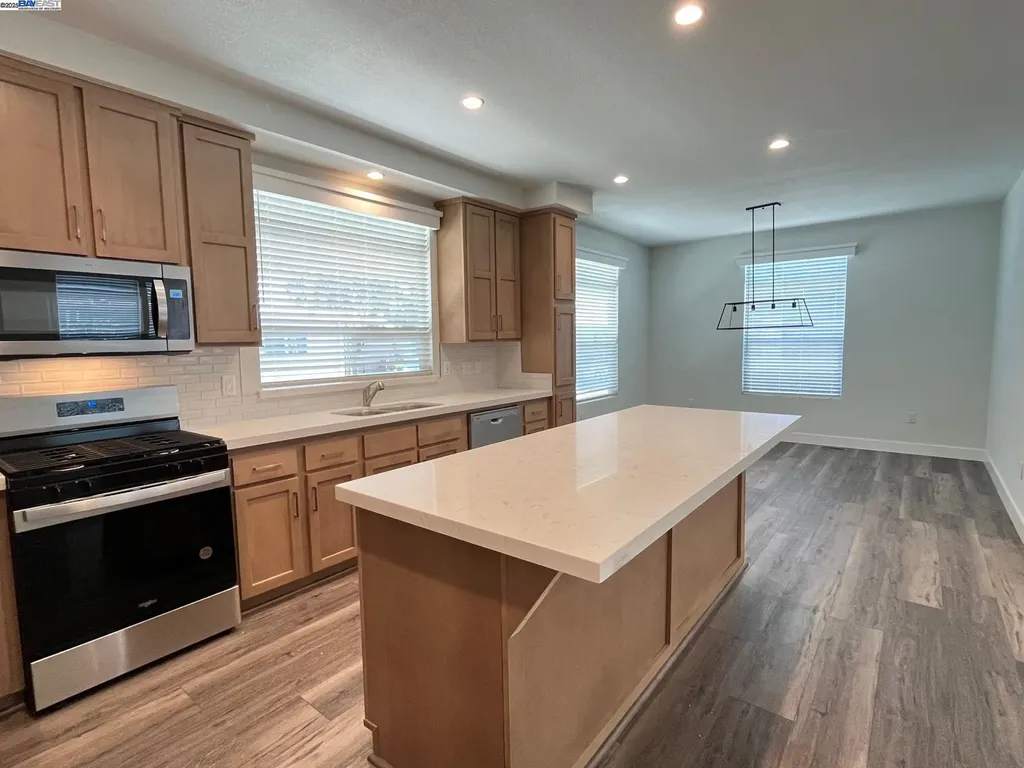 28882 Miranda Street Hayward CA 94544