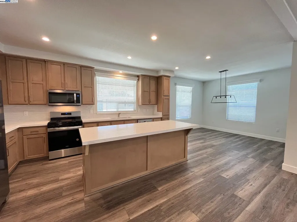 28882 Miranda Street Hayward CA 94544