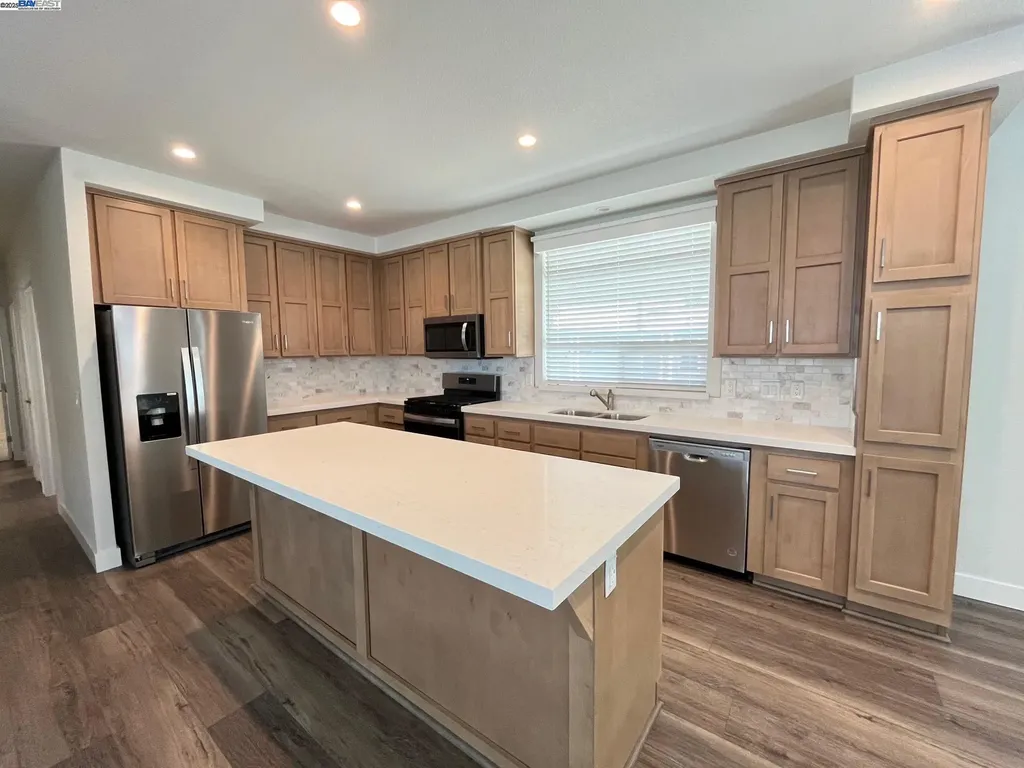 1587 Delemos Avenue Hayward CA 94544