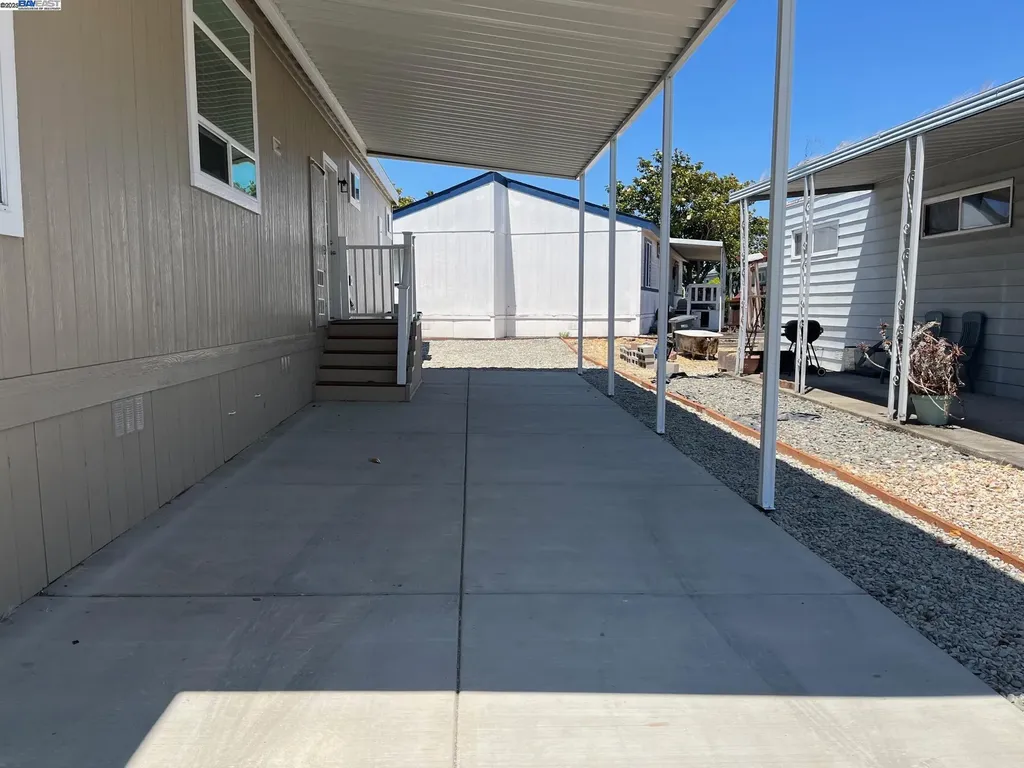 1587 Delemos Avenue Hayward CA 94544