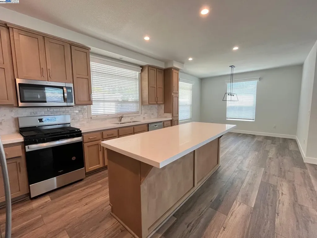 1587 Delemos Avenue Hayward CA 94544