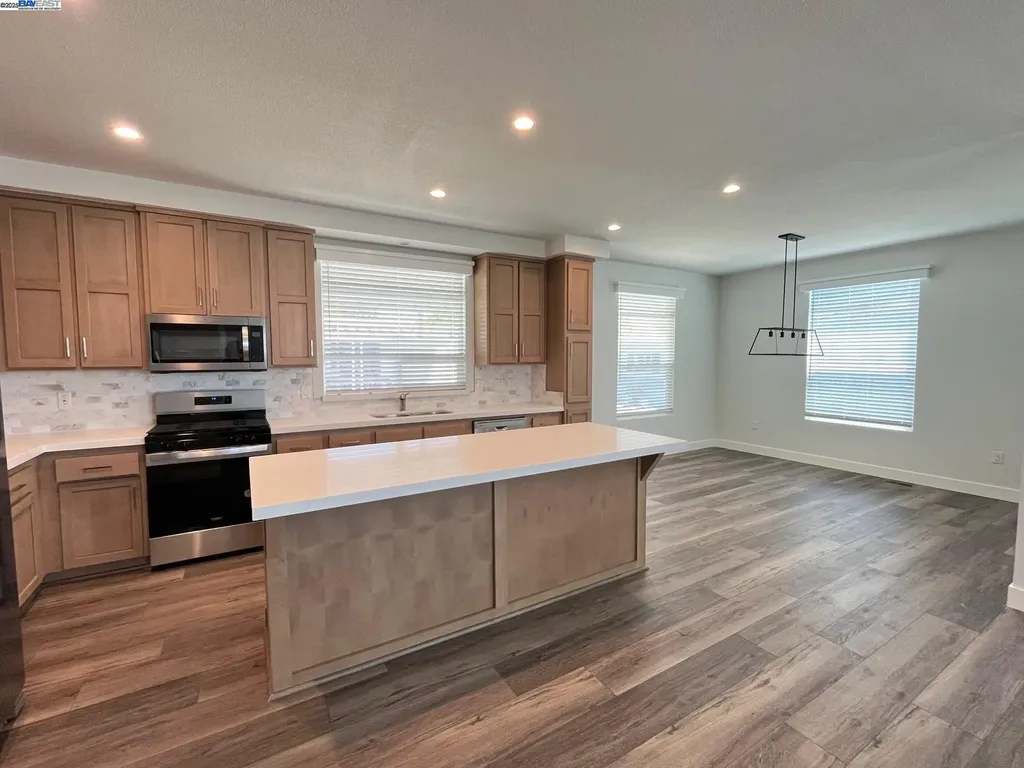 1587 Delemos Avenue Hayward CA 94544