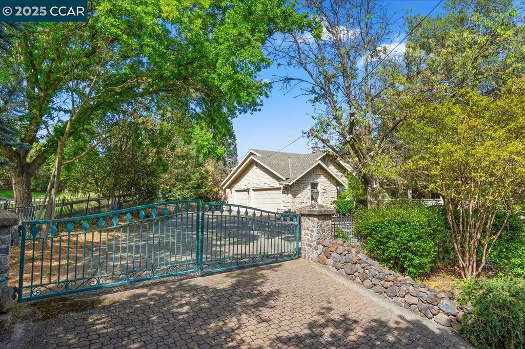 1101 North Gate Road Walnut Creek CA 94598