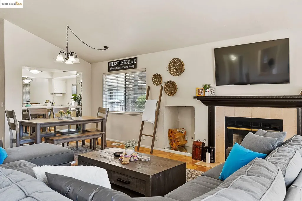 2244 Colonial Court Discovery Bay CA 94505