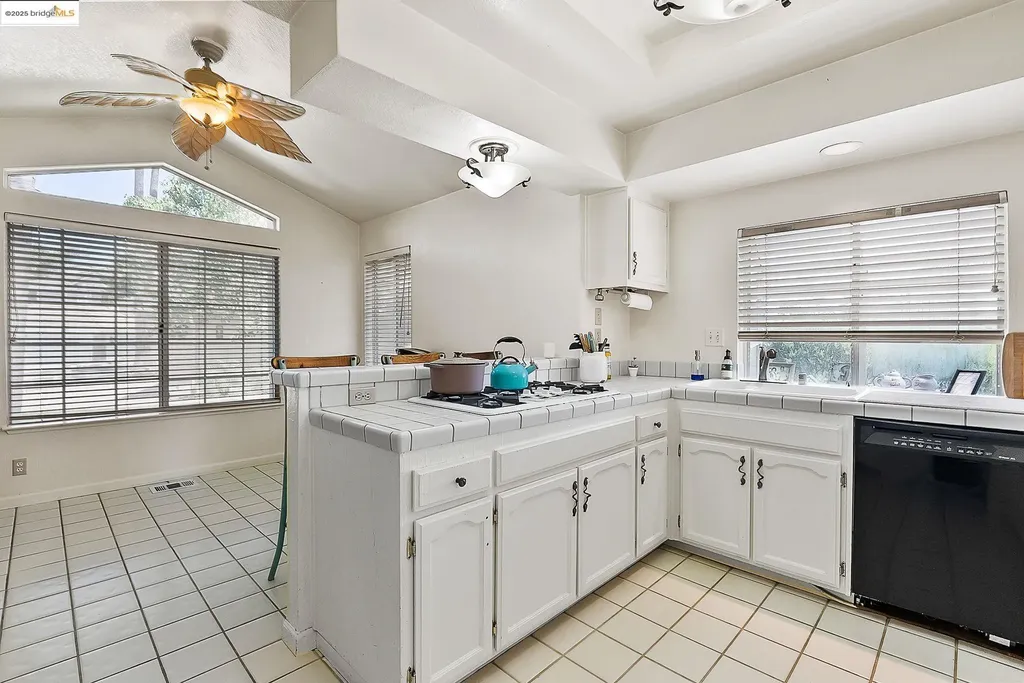 2244 Colonial Court Discovery Bay CA 94505