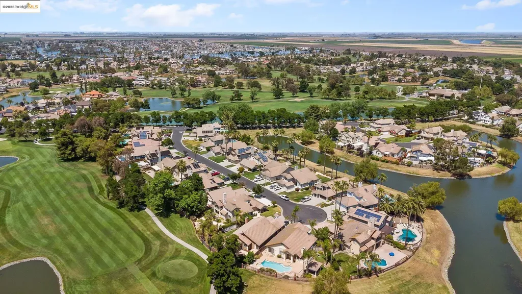 2244 Colonial Court Discovery Bay CA 94505