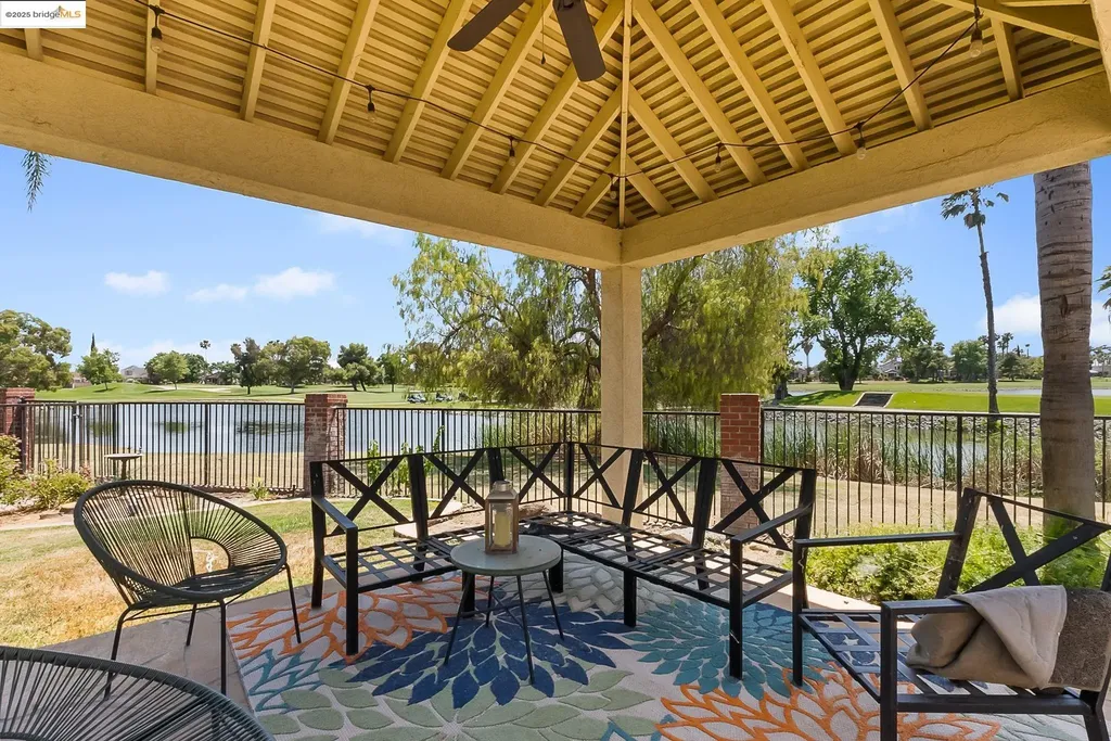 2244 Colonial Court Discovery Bay CA 94505